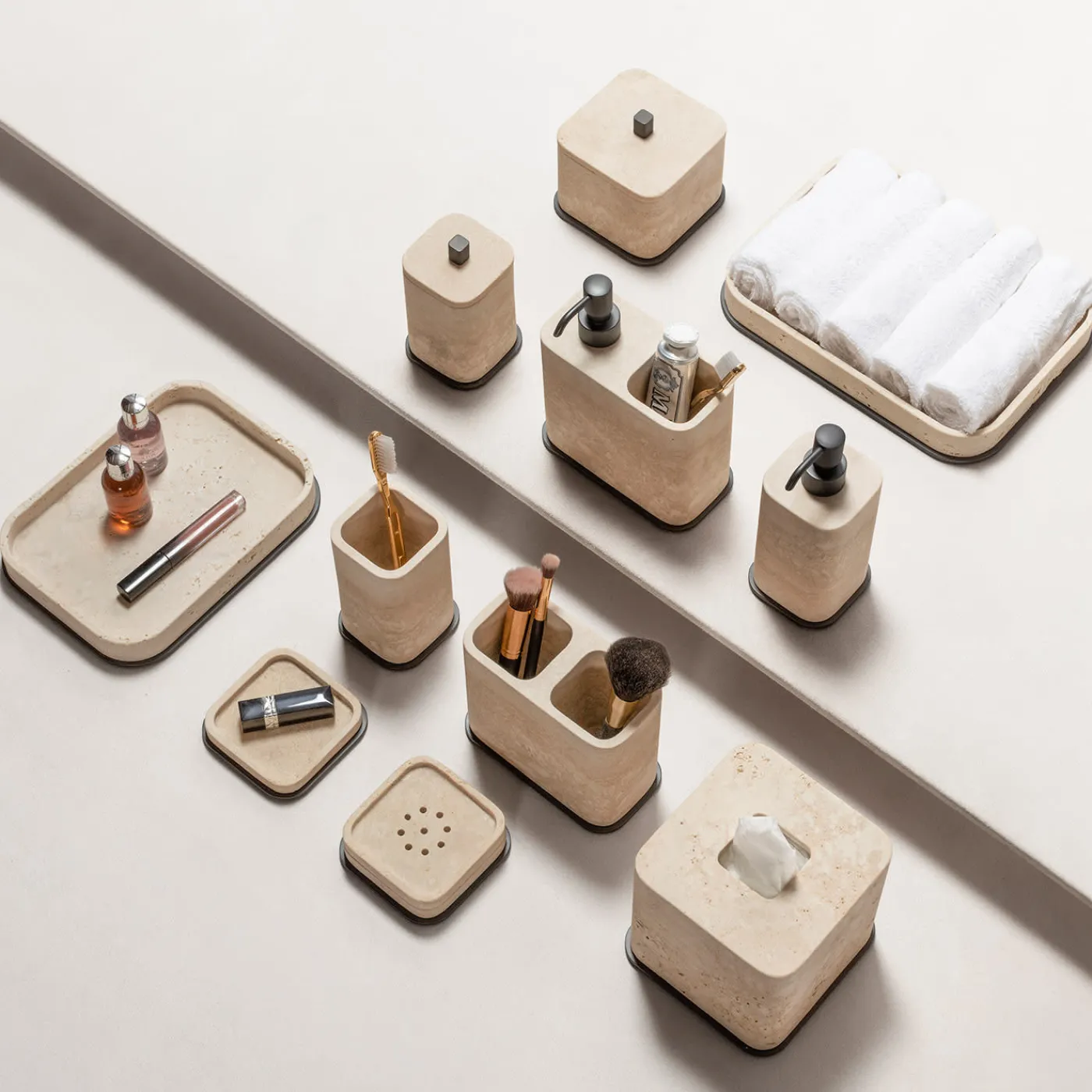 Giobagnara Portaspazzolino doppio in marmo beige Polo> Arredo Bagno