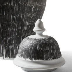 Cassina Post Scriptum Potiche in bianco e nero di Formafantasma> Vasi Con Coperchio