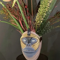 Bosa Primates Kandti Vaso in ceramica lilla lucida con dettagli in metallo Di Elena Salmistraro><noscript><img width=