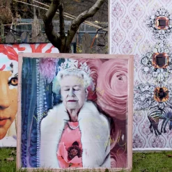 Barbara Petrecca Regina Elisabetta II in arazzo rosa Edizione limitata><noscript><img width=