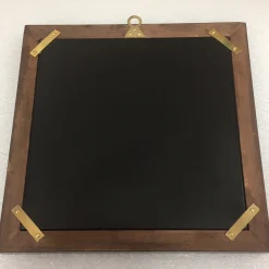 Bianco Bianchi Scagliola dipinge un felino con fiori e insetti><noscript><img width=