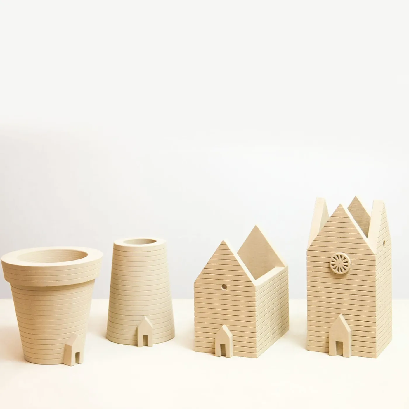 Pimar Limestone Scultura "Casavasetto" di Ugo La Pietra> Sculture Decorative