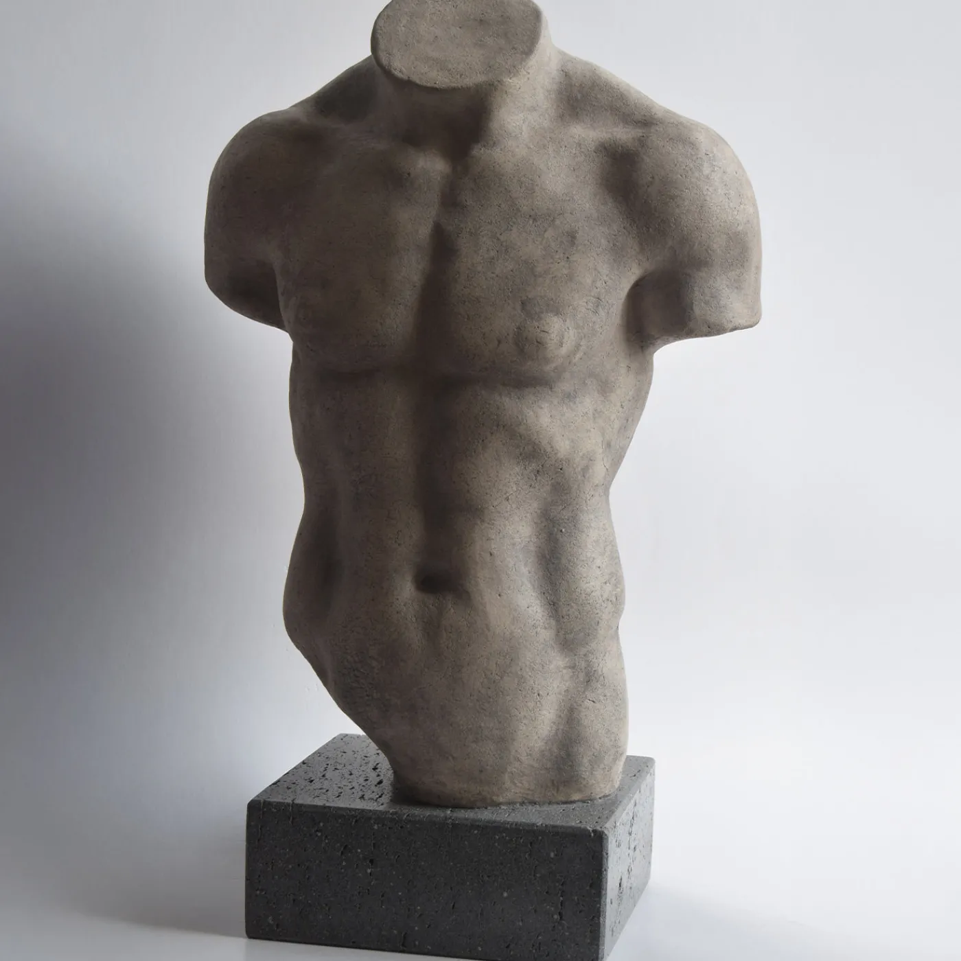 Todini Sculture Scultura ceramica Torso di Discophoros con base> Statuine