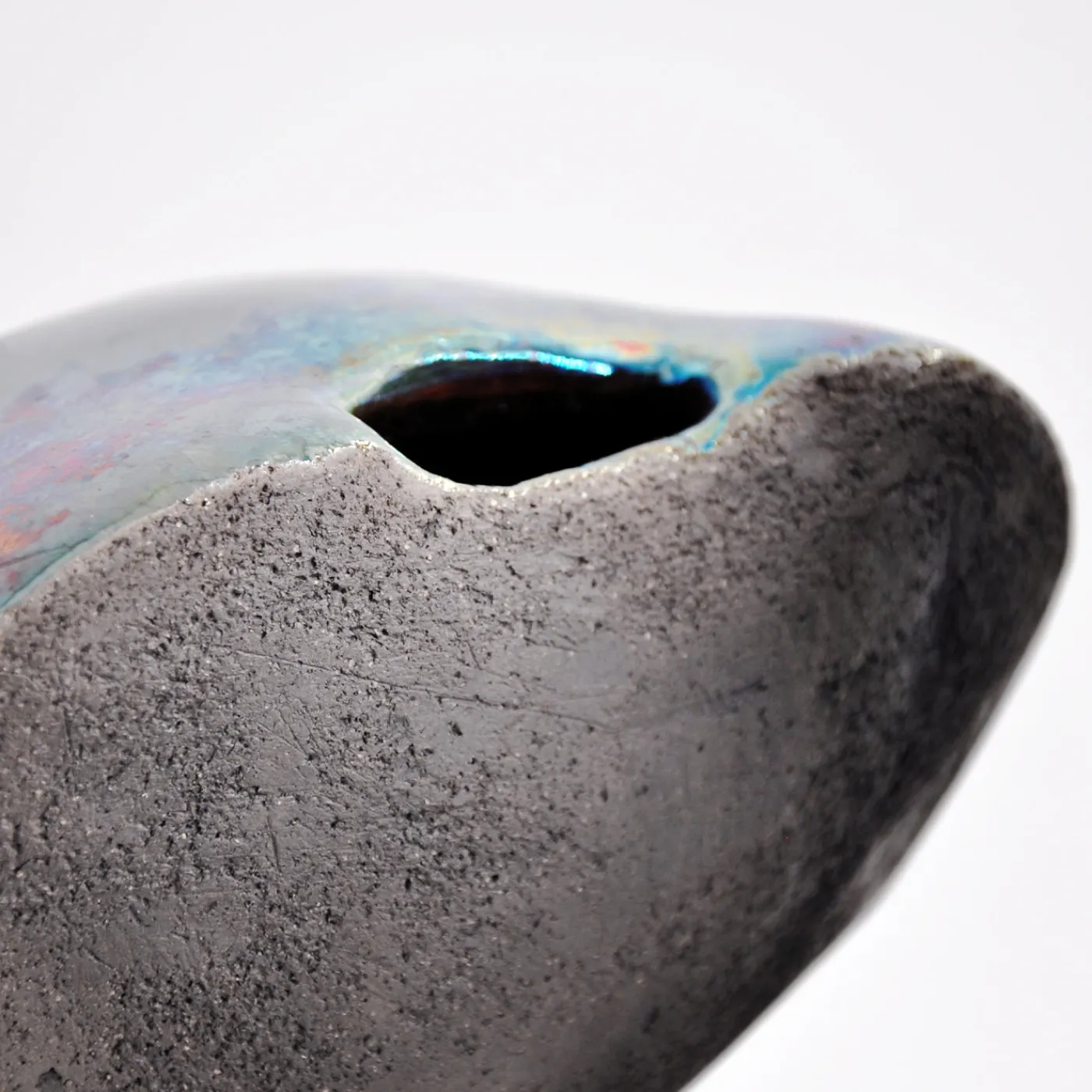 Design Center 1991 Scultura decorativa Intesa in ceramica di Nino Basso> Sculture Decorative