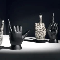 Rometti Scultura decorativa Shaka Nero di Ugo La Pietra> Statuine