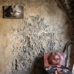 Stefania Boemi Scultura Labbra Rigel> Sculture Da Parete