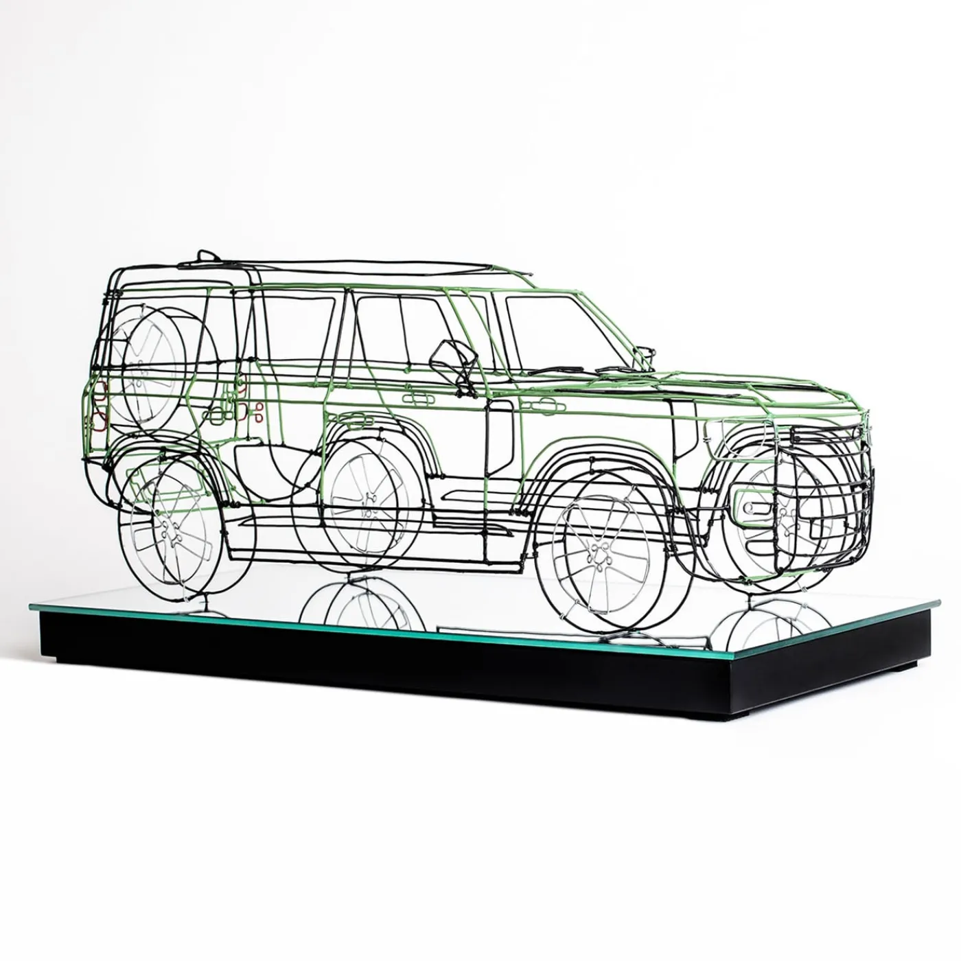 Profilo Scultura Land Rover in filo metallico> Statuine