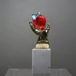 Fonderia Artistica Ruocco Scultura Mano Mela in bronzo policromo> Sculture Decorative