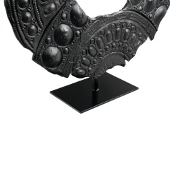 deBlona Scultura Néra in ceramica con piedistallo di Gabriele Mengoni><noscript><img width=