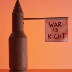 Billiani 1911 Scultura Pinocchio The Biggest Lie in Legno Marrone di Matteo Ragni><noscript><img width=