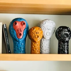 Freaklab Scultura testa di scimmia nera><noscript><img width=