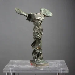 Fonderia Artistica Ruocco SculturaNike di Samotracia sfaccettata in bronzo><noscript><img width=