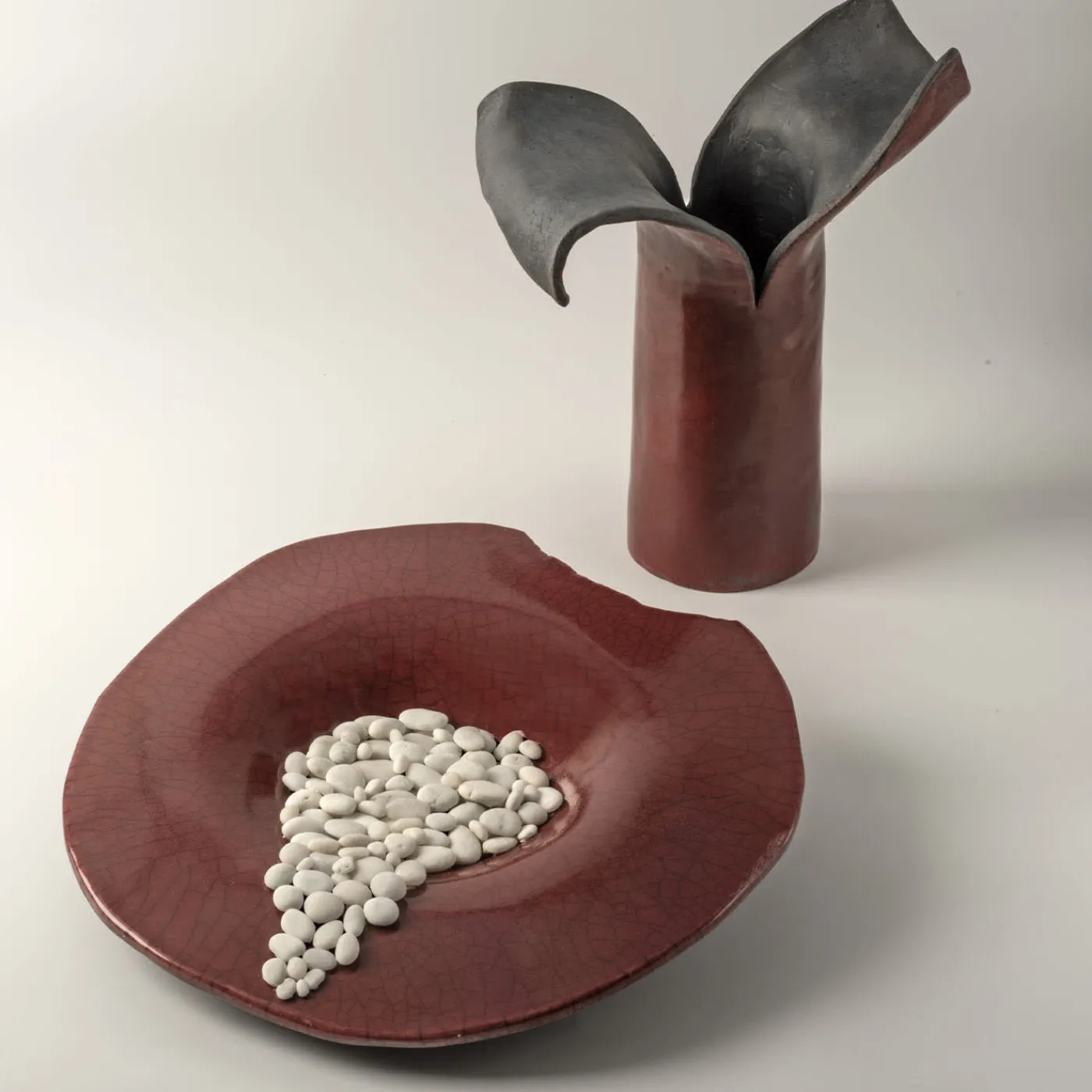 Design Center 1991 Scultura/vaso in ceramica amaranto Petali D'Oriente di Nino Basso> Vasi Decorativi