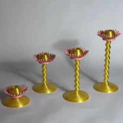 M'AMA Interni + di Federica Zama Set di 4 candelabri stampati in 3D Blooming Oro e Rosa> Candelieri E Portacandele