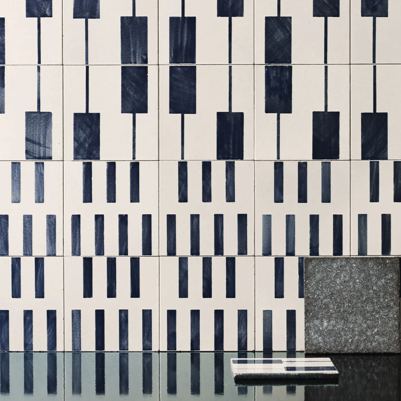 Ninefifty Set di 44 piastrelle bianche e blu Alfabeto di Margherita Rui> Piastrelle E Pavimenti