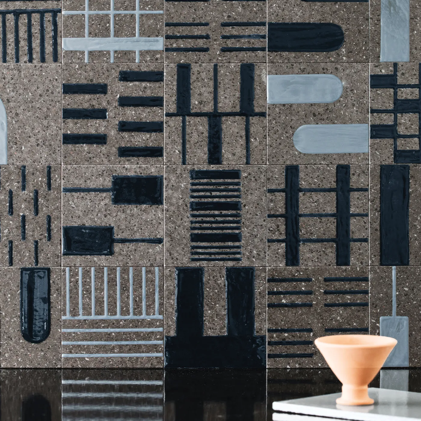 Ninefifty Set di 44 piastrelle blu e grigie Alfabeto di Margherita Rui> Piastrelle E Pavimenti