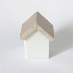 Carrara Home Design Set di 2 sculture a forma di casetta in marmo di Carrara e Portogallo di Paola Giubbani><noscript><img width=