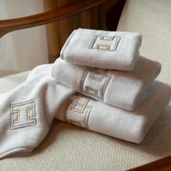 Biancoperla Set di Asciugamani Ricamati QENA in Cotone Spugna Bianco> Biancheria Da Bagno