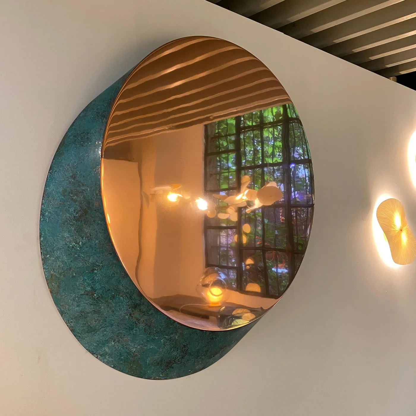 dAM Atelier Specchio da muro in rame verde Pavé> Specchi Da Parete