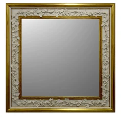 Caiafa Specchio da parete dorato con decorazioni in porcellana biscuit di Capodimonte> Specchi Da Parete