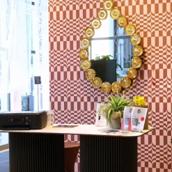 Fratelli Tosi Specchio da parete in vetro di Murano Goccia Ambra><noscript><img width=