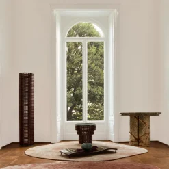 Medulum Specchio da Pavimento in Noce e Marmo Verde Alpi della Collezione Carabottino in Edizione Limitata><noscript><img width=