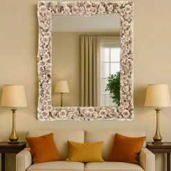 Caiafa Specchio rettangolare con rose in porcellana di Capodimonte e finitura laccata bianco porcellana><noscript><img width=