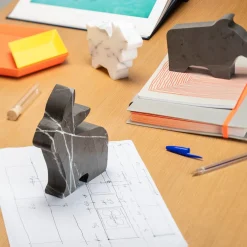 Kimano Statuetta Pecorella bianca di Alessandra Grasso> Statuine