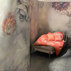 KOHRO Tessuto da rivestimento in cotone rosso e grigio blu Fleuraissance><noscript><img width=