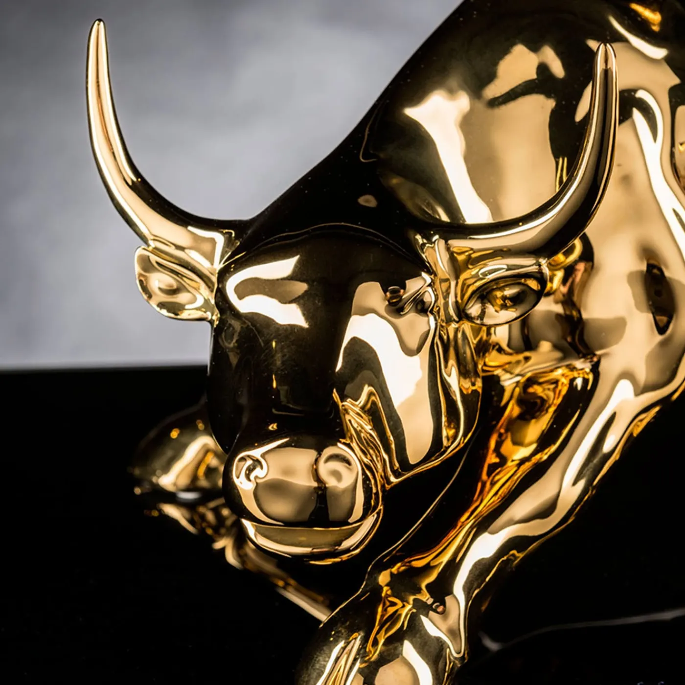 VGnewtrend Toro di Wall Street Scultura d'oro di grandi dimensioni> Statuine