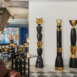 Rometti Totem Il Celebrante #1 di Ugo La Pietra> Sculture Decorative