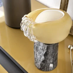 Aina Kari Vasi decorativi in vetro ambrato Stravedamento> Vasi Decorativi