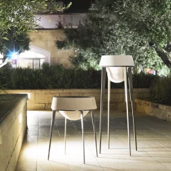 Pimar Limestone Vaso alto Capasa in ferro e pietra calcarea leccese di Silvio De Ponte><noscript><img width=