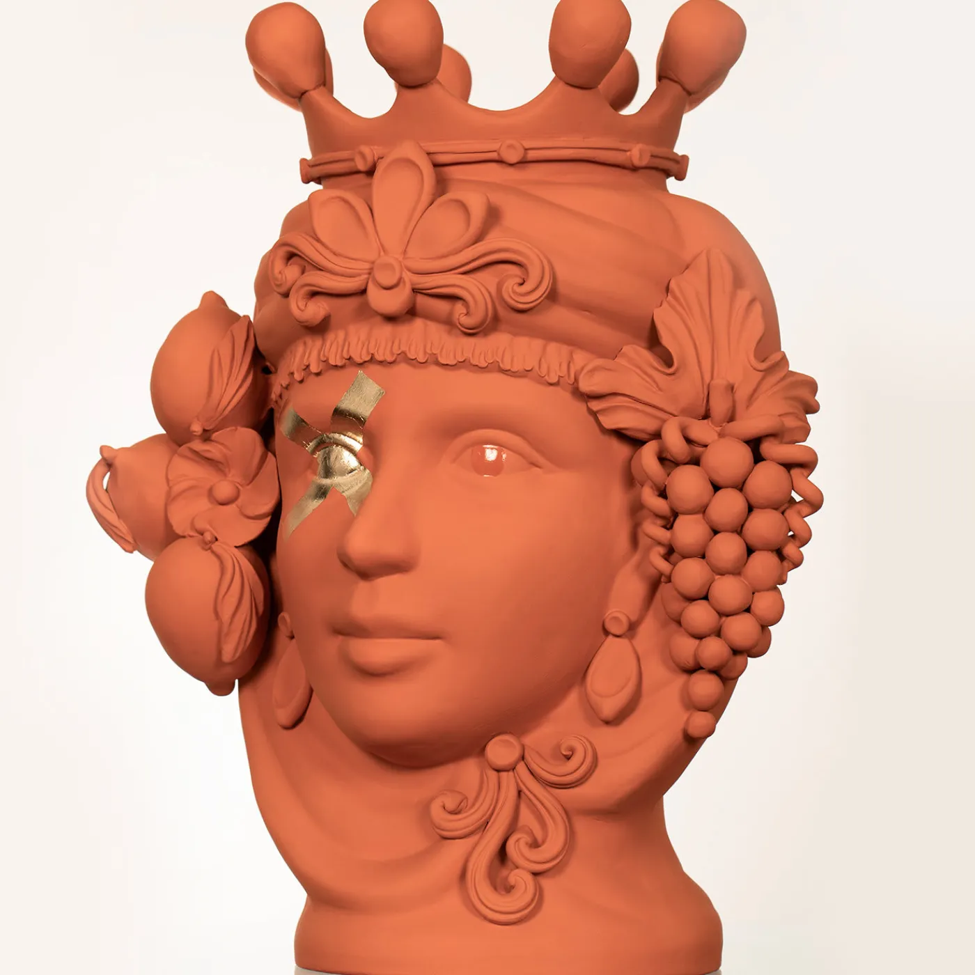 Stefania Boemi Vaso arancione Donna Assunta> Vasi Figurativi