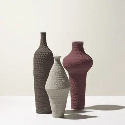 Ceramica Gatti 1928 Vaso Battuti Brown Slim-Neck di Andrea Anastasio><noscript><img width=