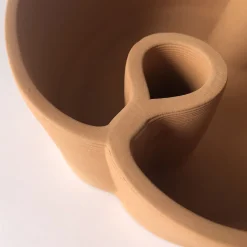 Sabrina Sguanci Baroni Vaso Bitubo in terracotta><noscript><img width=