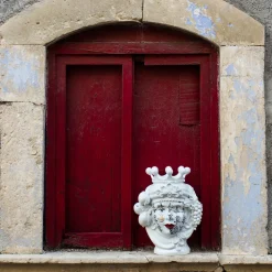 Stefania Boemi Vaso con testa di Gong Lina> Vasi Figurativi