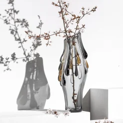 Aina Kari Vaso decorativo Like A Dodge in vetro di Murano grigio><noscript><img width=