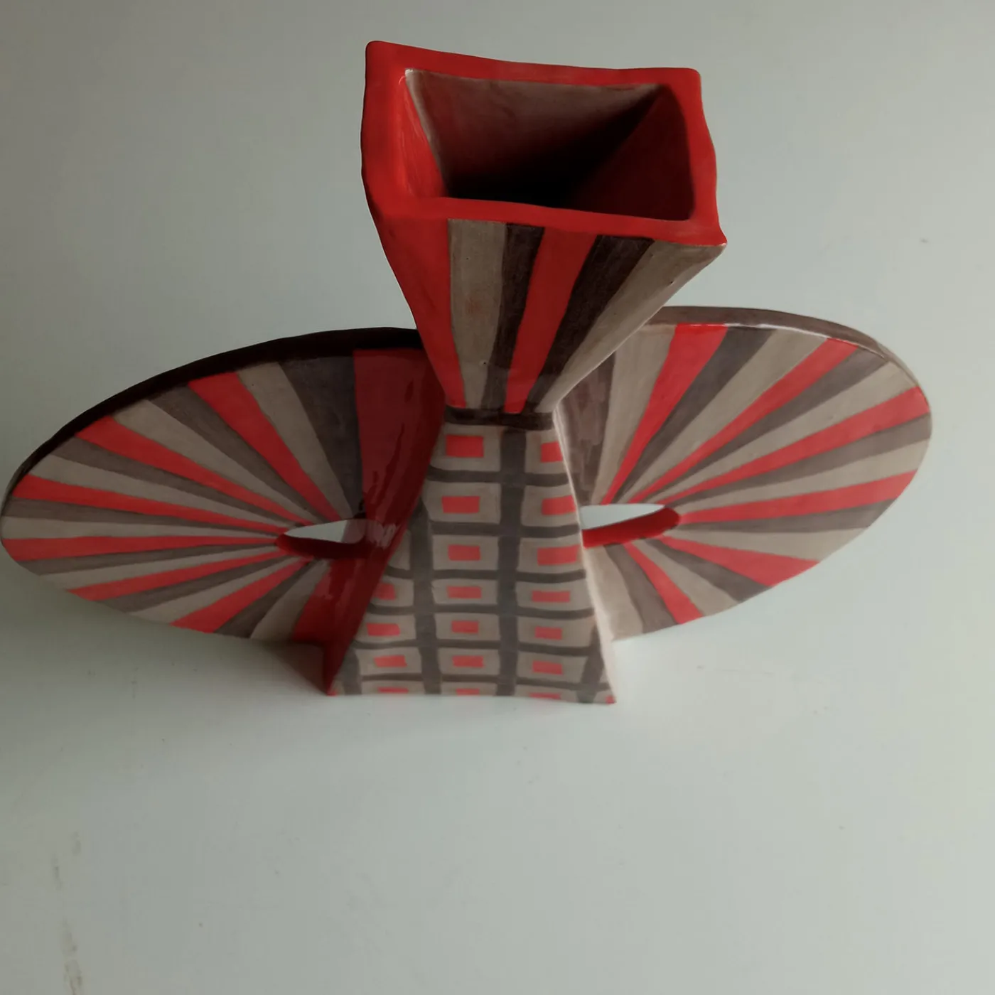 Chiara Berta Vaso decorativo Wild Double-Face rosso in terracotta> Vasi Decorativi