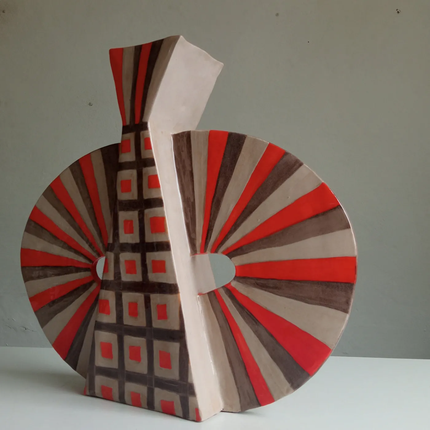 Chiara Berta Vaso decorativo Wild Double-Face rosso in terracotta> Vasi Decorativi