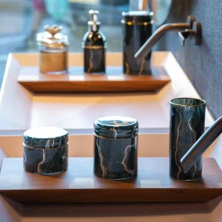 Griffe Montenapoleone by Vetrerie di Empoli Vaso di vetro basso nero ispirato al marmo di Portoro con coperchio><noscript><img width=