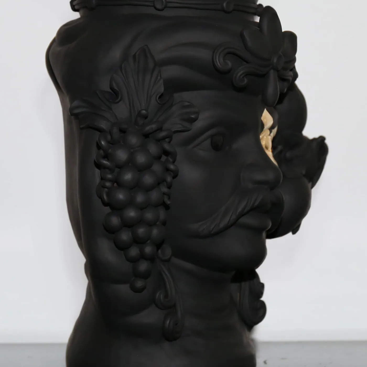 Stefania Boemi Vaso Don Micio> Vasi Figurativi