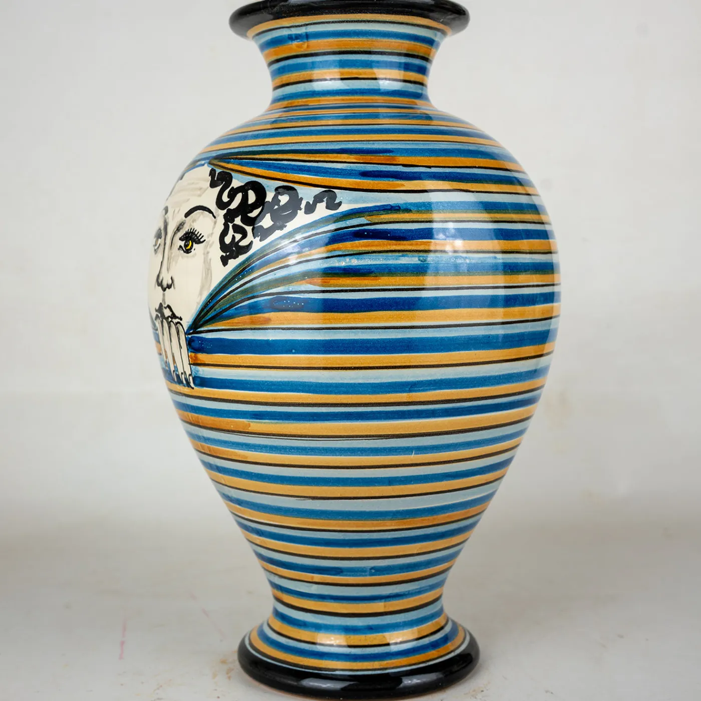 Alessandro Iudici Vaso Donna in Ceramica Arancione I Curiosi> Vasi Decorativi