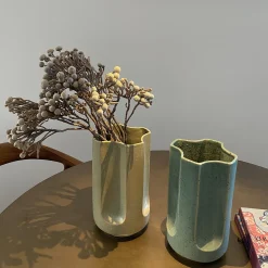 mg12 by Monica Geronimi Vaso Giuseppe Turquesa in ceramica smaltata blu opaco><noscript><img width=