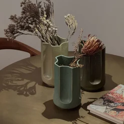 mg12 by Monica Geronimi Vaso Giuseppe Turquesa in ceramica smaltata blu opaco><noscript><img width=