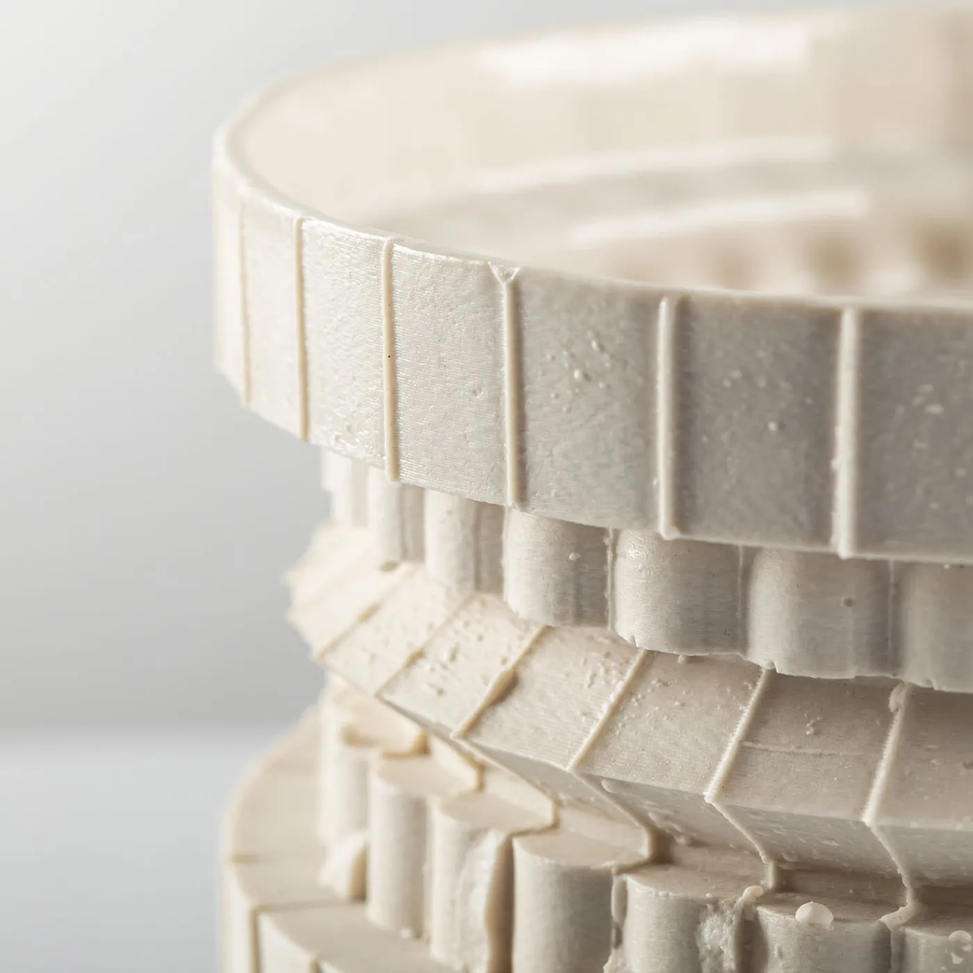 Claudio Campana Vaso in Porcellana Bianca Raccordo L> Vasi Decorativi