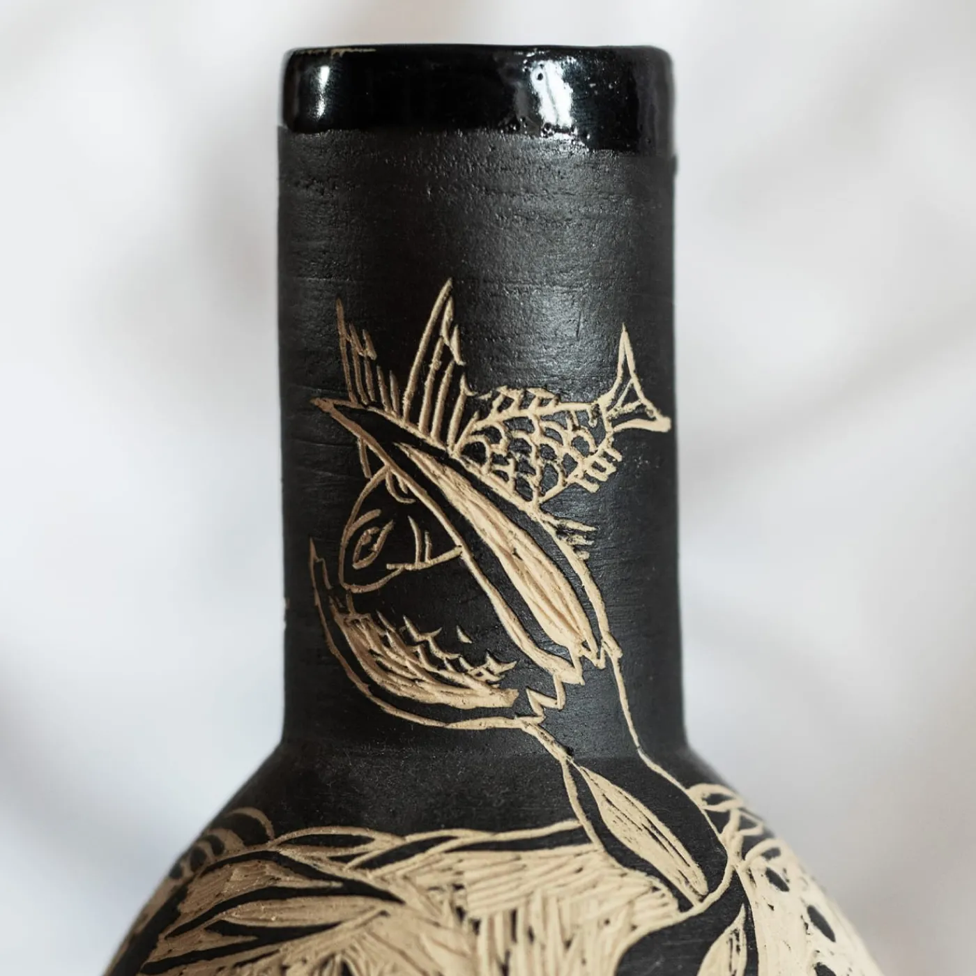 Clara Holt Vaso piccolo Grès beige e nero Granchio> Bottiglie Decorative