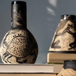 Clara Holt Vaso piccolo Grès beige e nero Granchio><noscript><img width=