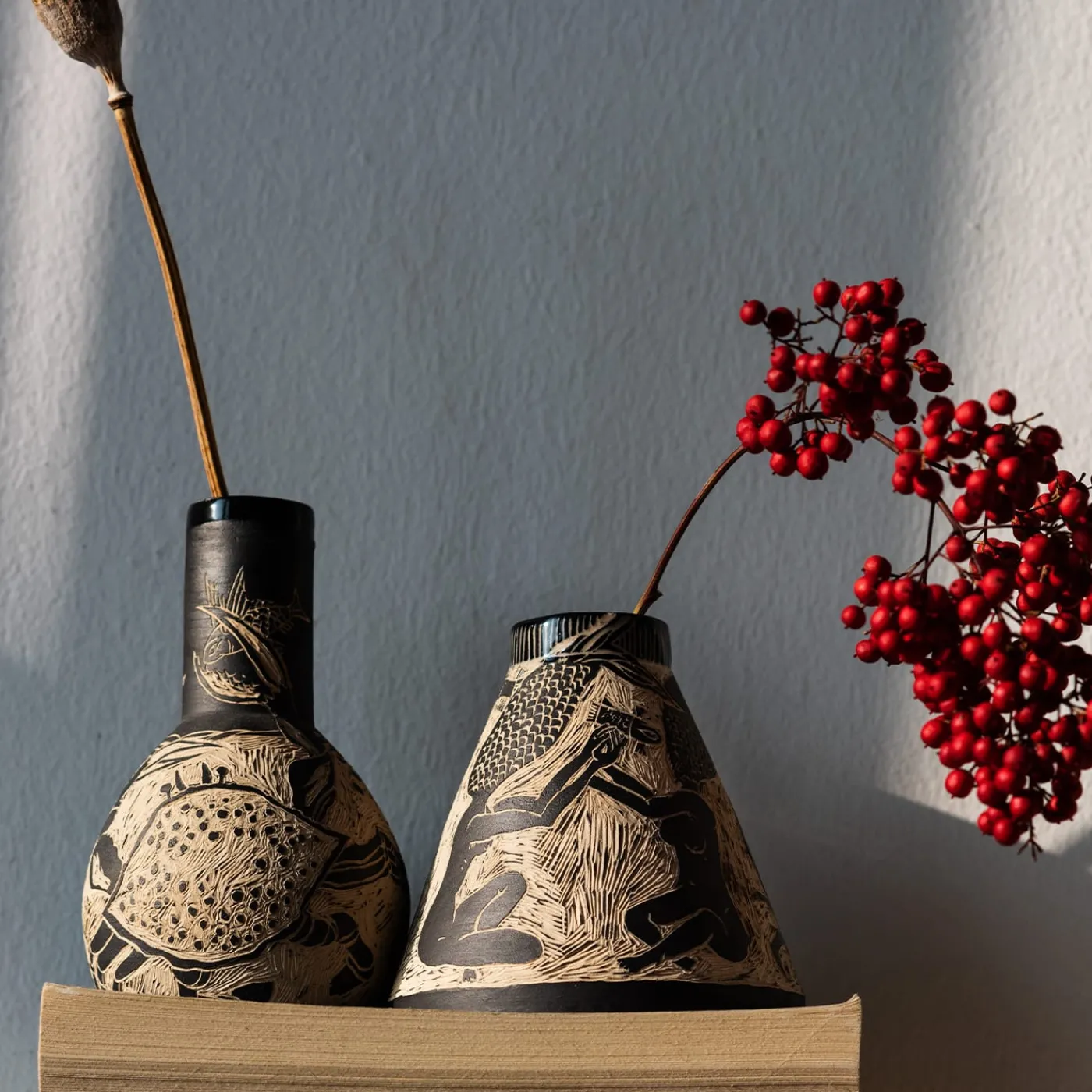 Clara Holt Vaso piccolo Grès beige e nero Granchio> Bottiglie Decorative