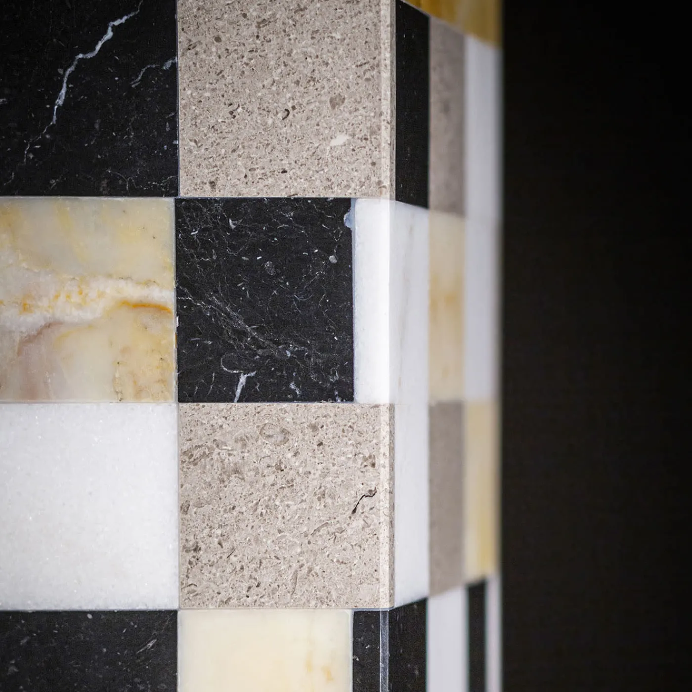 Tao_H Vaso quadrato in marmo giallo e bianco con coperchio di Luciano Setten> Vasi Con Coperchio